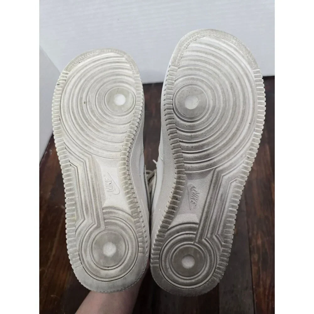 Nike Air Force 1 Mid Triple White Sneakers